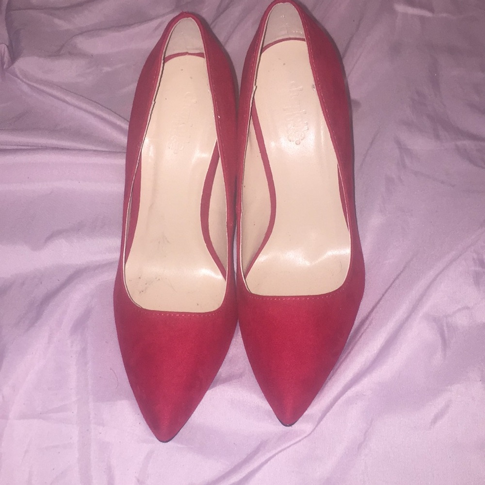 Like new red faux suede pumps